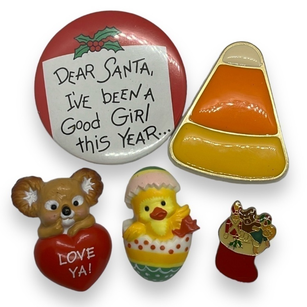 Vintage 1980s Holiday Pins Brooches Halloween Easter Valentines Day Christmas 11$